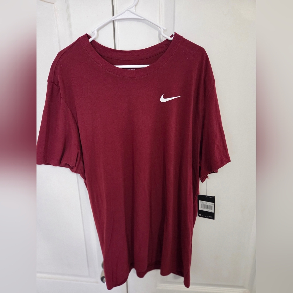 Nike Xxl T Shirt (NWT)
